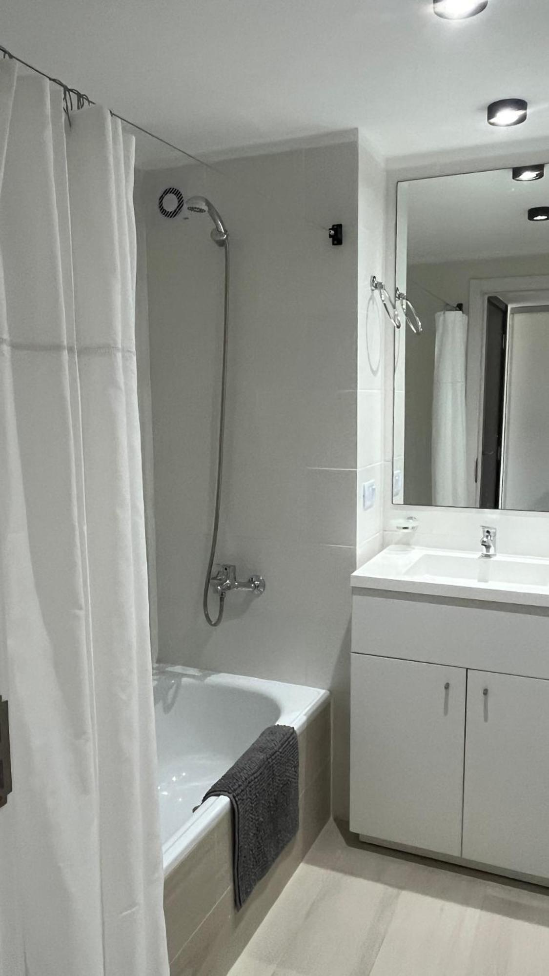 Excelente! Vista Al Mar Con Cochera Y Amenities Gimnasio, Play Y Pileta No Climatizada *